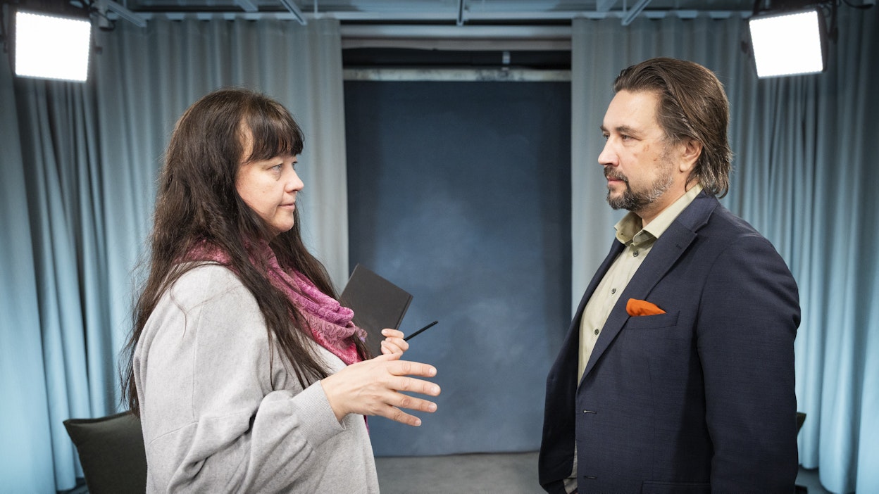 MT:n toimituspäällikkö Stina Haaso haastattelee MTK:n Tero Lahtea.