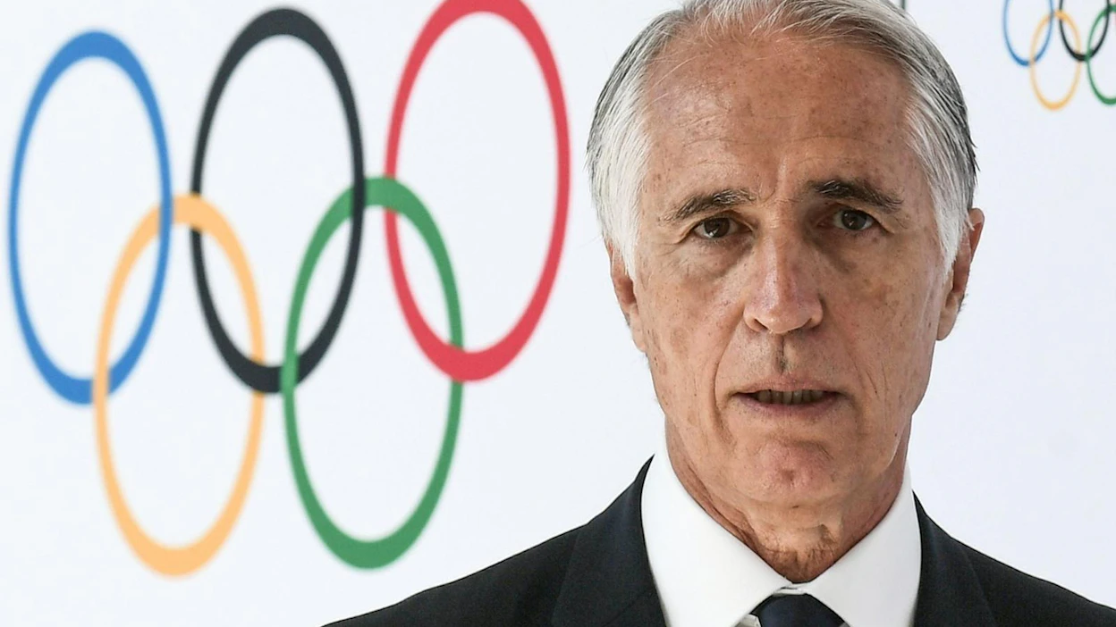 Italian olympiakomitean puheenjohtajan Giovanni Malagon mukaan maan hiihtoliitto aikoo ilmoittaa Kansainväliselle hiihtoliitolle FIS:lle halustaan lykätä kisoja. LEHTIKUVA / AFP