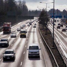 12 prosenttia Autoklinikan kyselyyn vastanneista suomalaisista kertoo, että alhainen polttoaineenkulutus on heille tärkein valintaperuste auton valintaan. Arkistokuva.