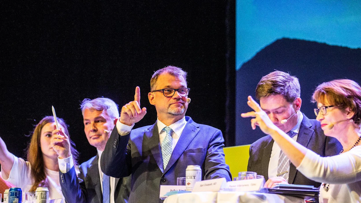 Pääiministeri Juha Sipilä esitti MT:n vaalipaneelissa, että Finnair alkaisi kompensoida päästöjään istuttamalla metsää.