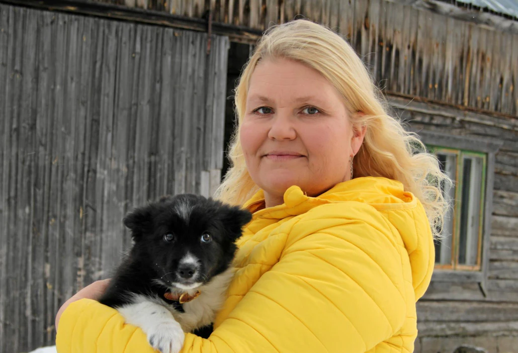 Lapinlahtelaisella Johanna Niskasella on parsinavetta. ”Avain eläinten olojen parantamiseen on, että tuotteista saataisiin hinta, joilla investointeja tiloilla pystyttäisiin tekemään.”