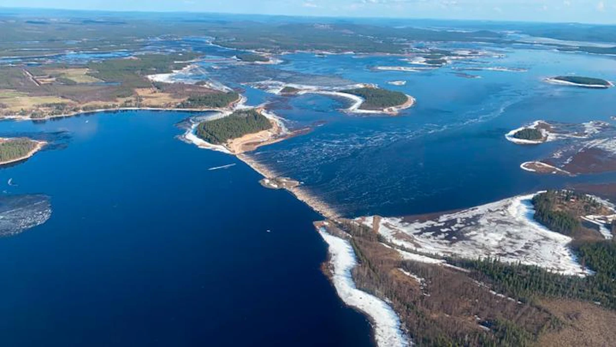 "Kemijärven vedenkorkeus on nousussa. Tavalliseen tapaan Kemijärvi nousee toukokuun loppuun mennessä säännöstelyn ylärajan tuntumaan", Lapin ely-keskus kertoo.