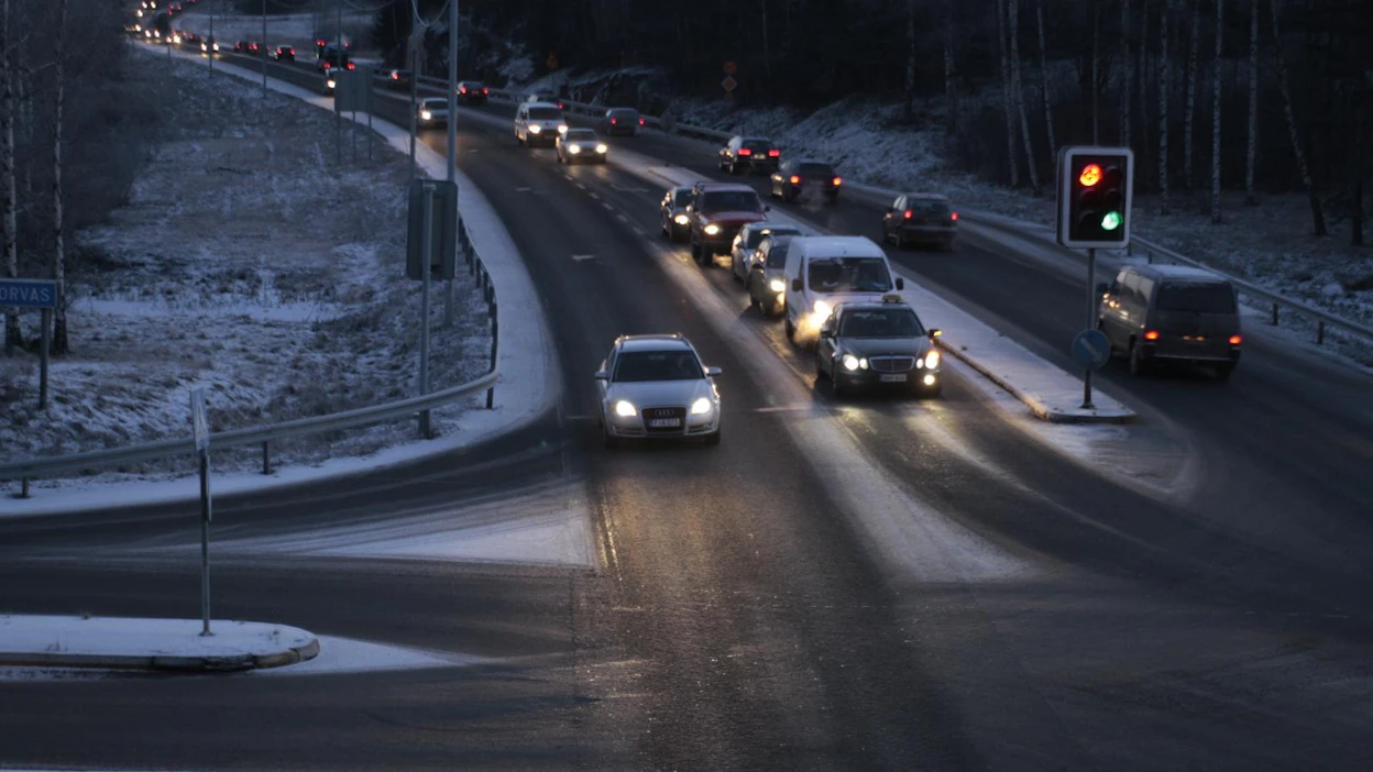 Joulun menoliikenne saattaa ruuhkautua puolesta päivästä, ennustaa Liikennekeskus.