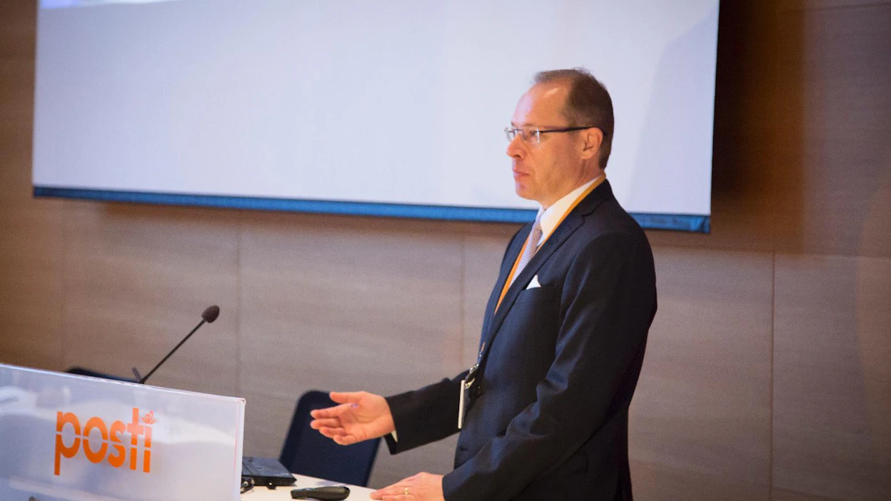 Postin toimitusjohtaja Heikki Malinen arvioi, että postin ja logistiikan kilpailu kiristyy ja kansainvälistyy.