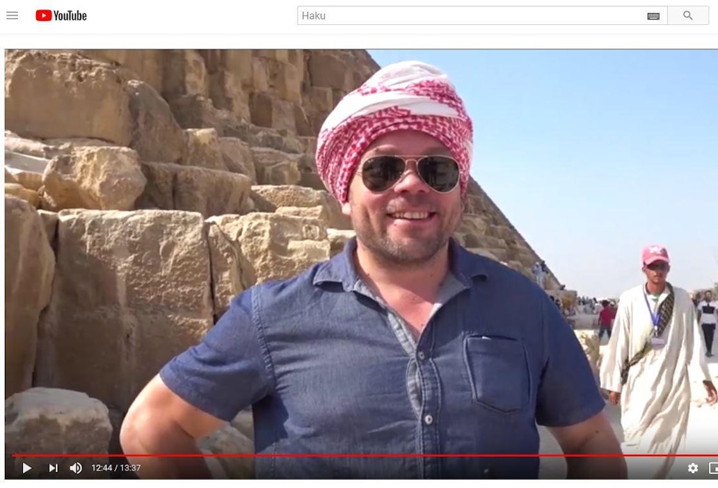 Puunmyyjä Matti. Kuvakaappaus Youtubesta.