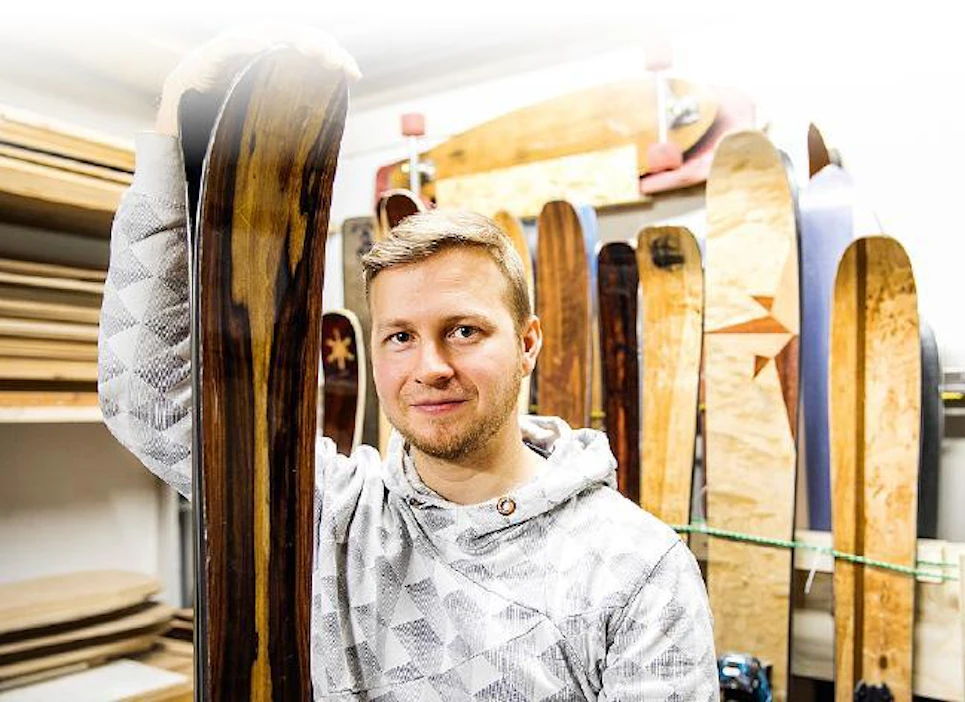 Jani Ahvenaisen PuSun perusmalleista löytyy laskettelusuksia joka lähtöön. Hakuba-suksi on suunniteltu pehmeälle puuterilumelle.