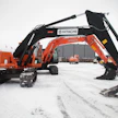 Hitachi UH081 vm. 1983 vs Hitachi ZX210LC-5B vm. 2016
