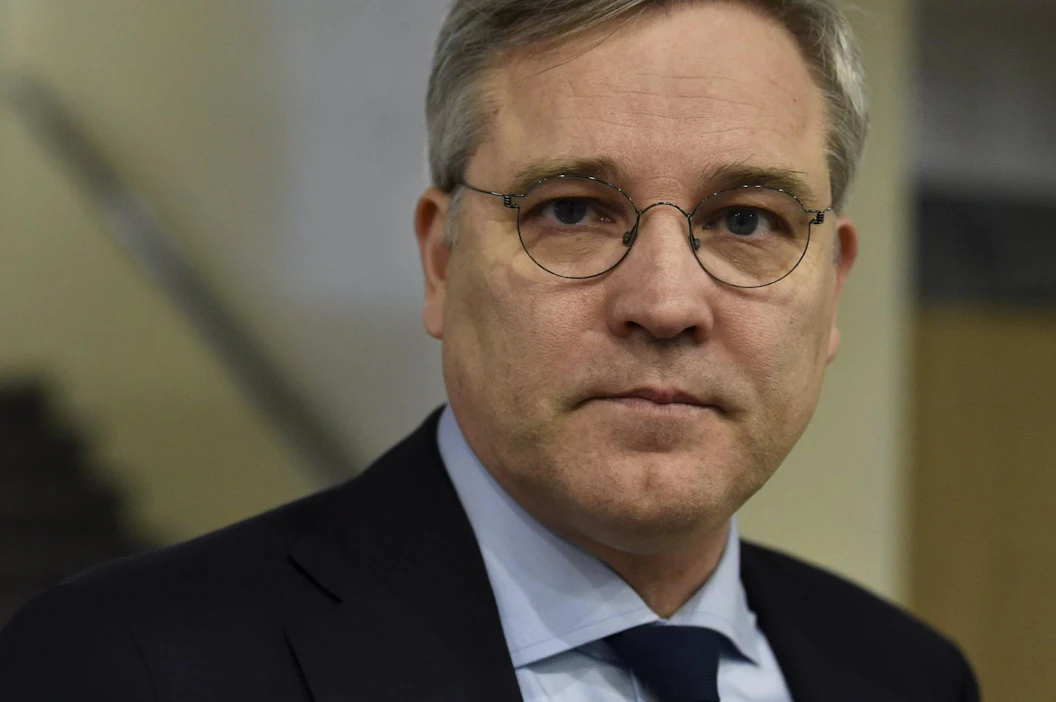 Suomen Yrittäjien toimitusjohtajan Mikael Pentikäisen mukaan kiristyneet rajoitustoimet pahentavat tilannetta entisestään, joten yritystukia ja lakimuutoksia tarvitaan nyt nopeasti. LEHTIKUVA / Jussi Nukari