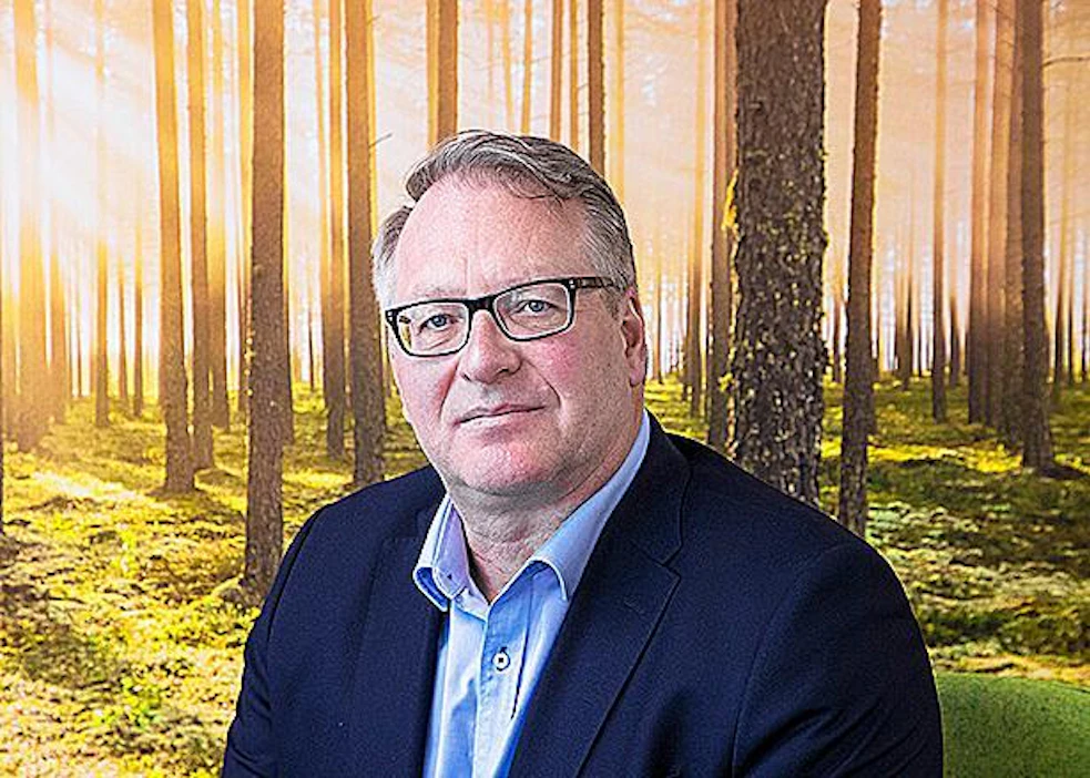 Paperiliiton puheenjohtaja Petri Vanhala kaipaa myös työnantajapuolelta sitoutumista siihen, että suomalaisen teollisuuden tulevaisuutta turvataan eikä vain uhkailla poisviennillä.