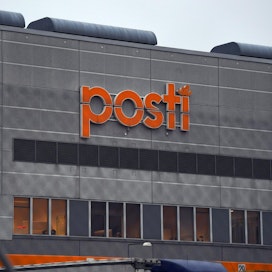 Toimitusjohtaja Turkka Kuusiston mukaan Postin kannattavuus ei ole vielä kestävällä tasolla. LEHTIKUVA / Antti Aimo-Koivisto