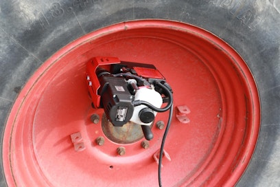 Magneettiporauksessa pienehkö porakone kiinnitetään poran jalustassa olevan magneetin avulla tukevasti porattavaan kohteeseen. Porattavaa kohdetta ei tarvitse purkaa, ja isojenkin reikien poraus onnistuu helposti.