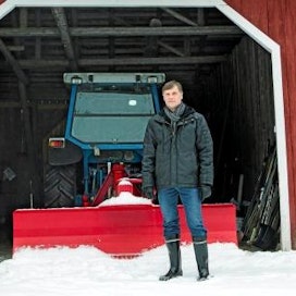 Jari Koskisella on nyt aikaa kotitilan töille. Aivan varmaa ei silti ole, saako traktori keväällä peräänsä kylvökoneen kuuden vuoden tauon jälkeen.