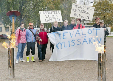 Syrjäkylien katuvalot -mielenilmaus Rovaniemellä 23.9.2011