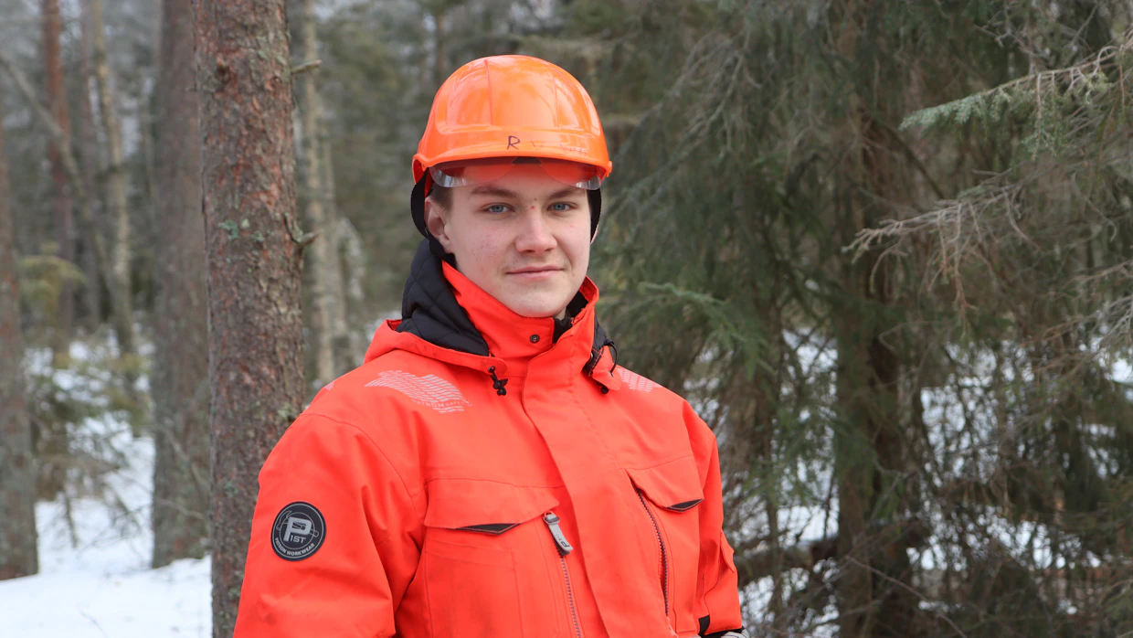 Aaro Peltoniemelle ammatinvalinta oli selvä jo pitkään. Koneista ja luonnosta tykkäävälle ei metsäkonekoulua parempaa opiskelupaikkaa voisi kuvitellakaan.