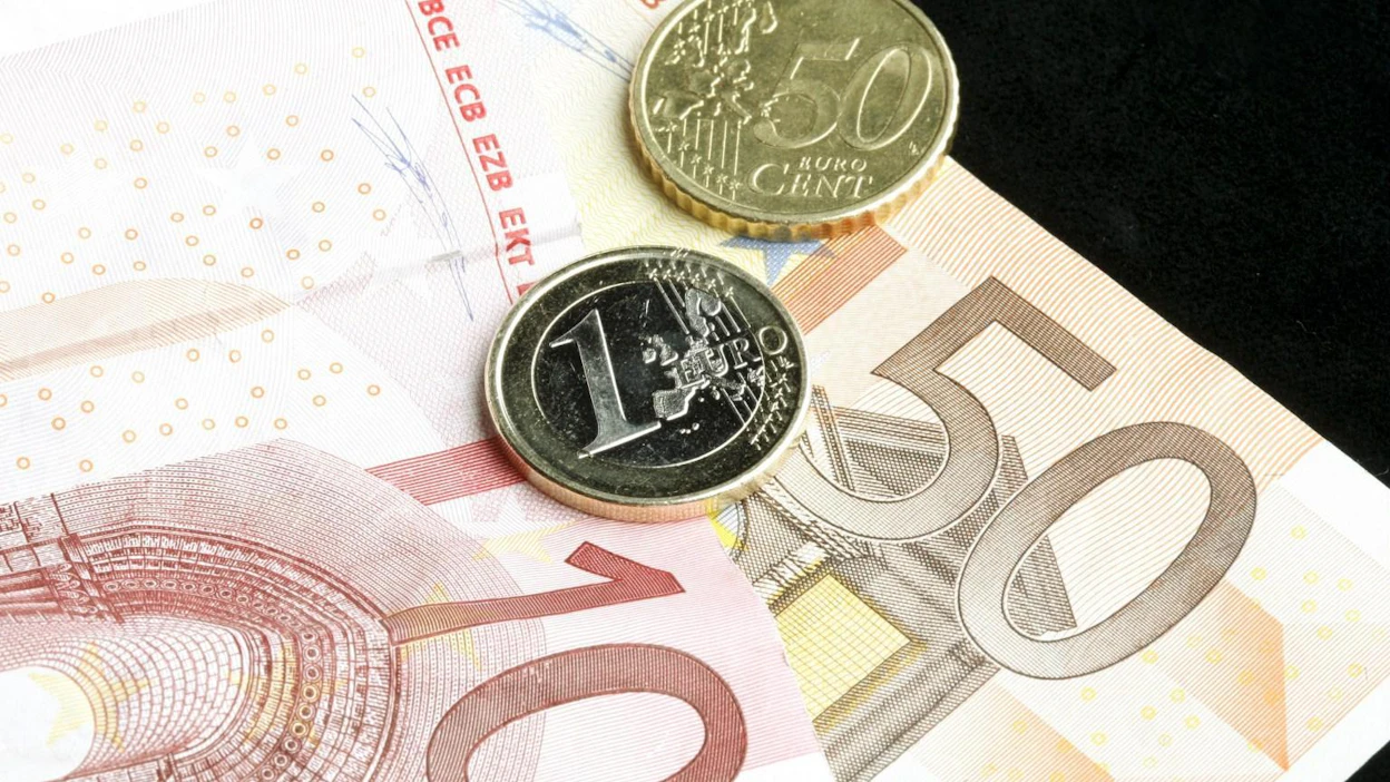 Hallituksen suunnittelema korotus kohdistuisi eläkkeisiin, jotka ovat noin 1 000 euroa kuukaudessa.