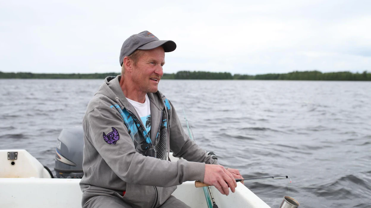 Pilkkivapa on kesällä erinomainen ahvenen pyyntiväline viiden–kuuden metrin veteen.
