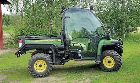 John Deere Gator on tyylikkään näköinen ajokki, sitä voi käyttää vaikka mopoauton korvikkeena.