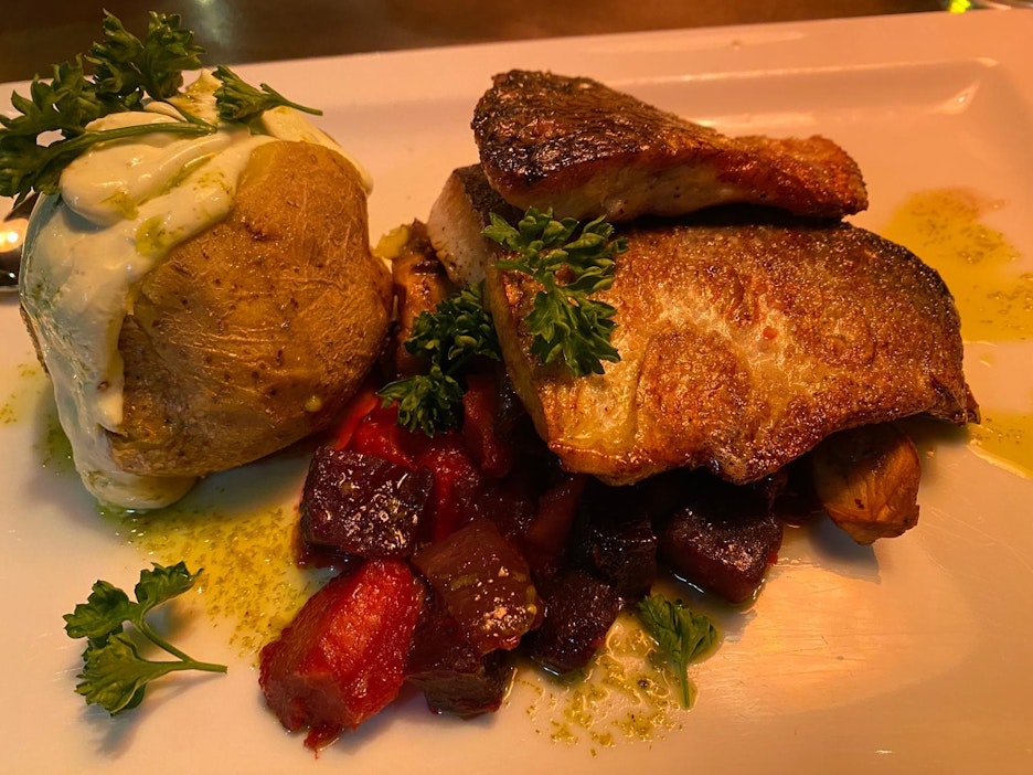 Kala oli aavistuksen kuivaa, mutta kuulemma rapea nahka antoi sen anteeksi.