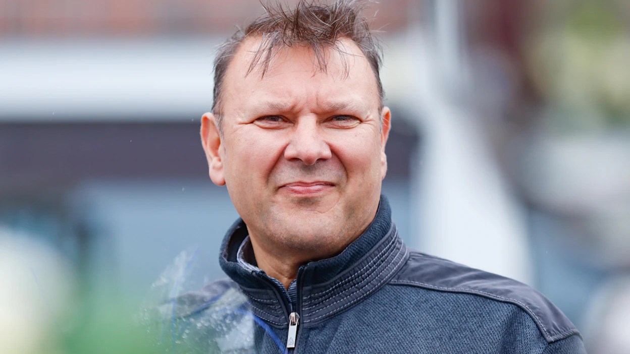 Aiemmin muun muassa Killerin raviradalla valmentanut Dimitri Palmroos on siirtynyt kansainvälisille vesille. Uusin projekti on ratatalli Eskilstunasta.
