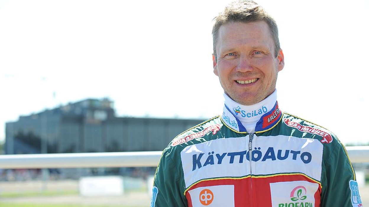Pohjanmaan isäntä Hannu Hietanen odottaa vesi kielellä kuninkuuskilpaa kotiradallaan Joriinin rattailla.