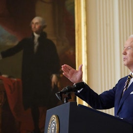 Presidentti Joe Bidenin tiedotustilaisuus ja puhe kestivät yhteensä lähes kaksi tuntia. LEHTIKUVA / AFP