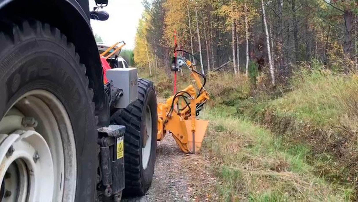 Nivelvarressa olevat tartuntarullat pitävät viitan hyvin otteessa.