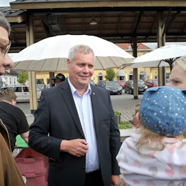 SDP:n puheenjohtaja Antti Rinne vieraili torstaina Rauman torilla eduskuntaryhmän kesäkokouksen yhteydessä.