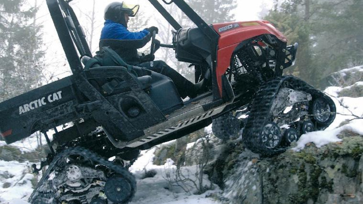 Prowler teloilla varustettuna on uskomattoman maastokelpoinen.