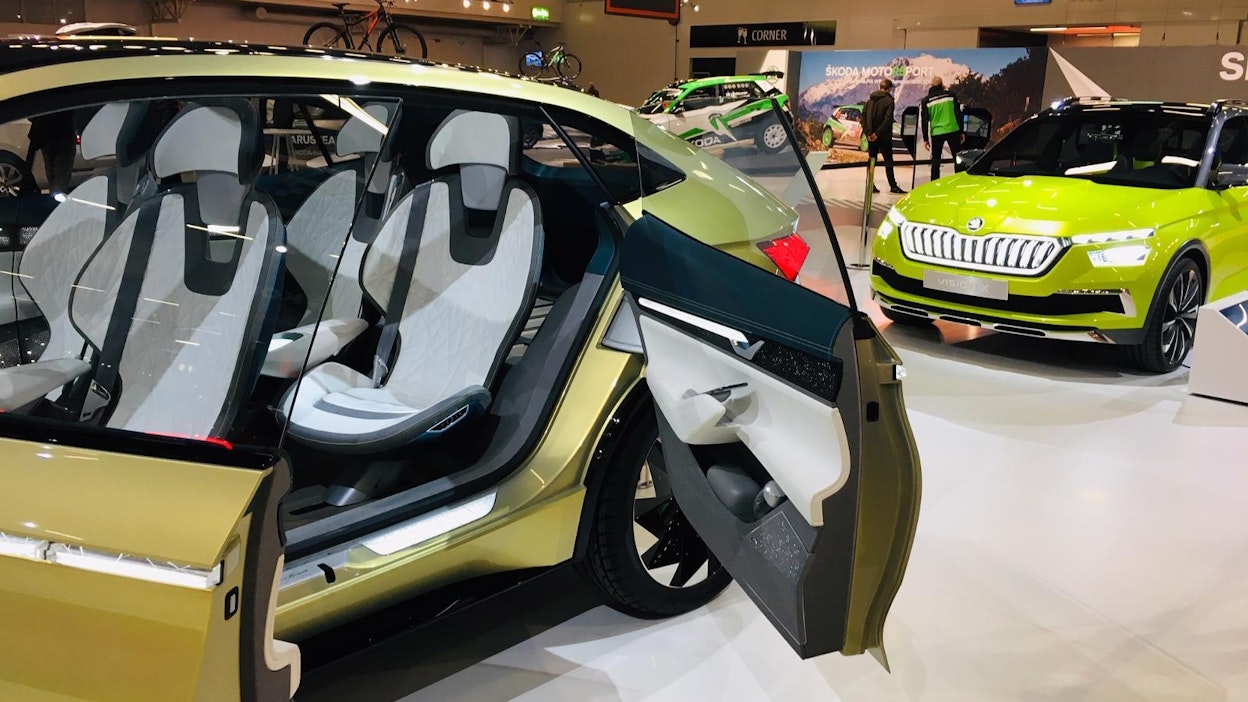 Tänään perjantaina Helsingissä käynnistyneet Auto2018 -messut avaavat myös näkymiä tulevaisuuteen. Kuvassa Skodan tutkielmia aiheesta.