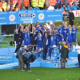 Leicester City voitti viime kaudella Englannin Valioliigan mestaruuden. Joukkue on nyt sarjassaan hyvissä asemissa yhdeksäntenä.