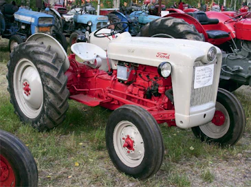 Ford NAA Golden Jubileum 1953–1954 Detroit, Michigan, USA Valmistettu yhteensä 128 965 kpl
