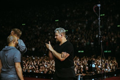 Sunrise Avenuen Seinäjoen konserttiin saapuu faneja Keski-Euroopasta saakka. ”Meillä on faniporukka, joka kiertää mukana jokaisella keikalla”, bändin rumpali Sami Osala tietää.