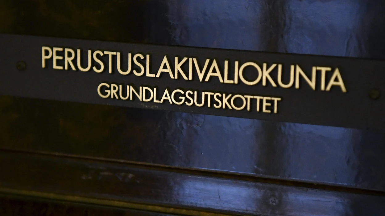 Perustuslakivaliokunnan mielestä kirkon tunnustuksesta päättäminen ei pitäisi kuulua poliitikoille.