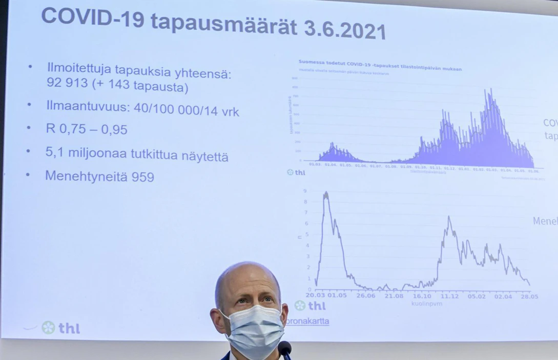 THL:n ja STM:n tiedotustilaisuudessa ylilääkäri Otto Helve THL:stä kävi läpi Suomen koronatilannetta.