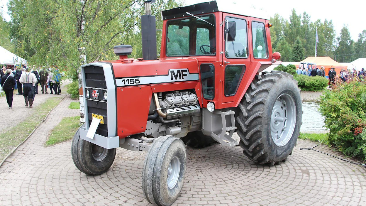 Massey-Ferguson 1155 -traktoria valmistettiin vuosina 1973–78 Detroitissa, MIchiganin osavaltiossa USA:ssa.