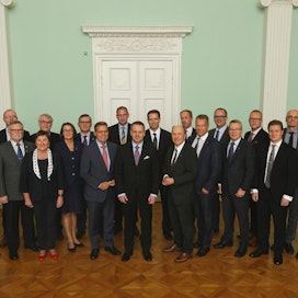 Suurten kaupunkien johtajat kokoontuivat torstaina Helsingin kaupungintalolla.