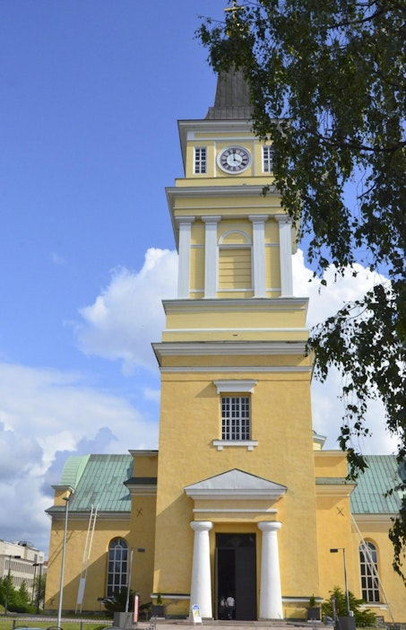 Tuomiokirkko on Oulussa suosittu vihkikirkko. LEHTIKUVA / EIJA KONTIO