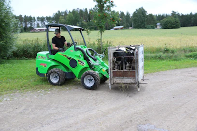 Sähkö-Avantin suorituskyky vastaa 500-sarjan koneita. Hydrauliikalle ja voimansiirrolle on kummallekin oma sähkömoottori.