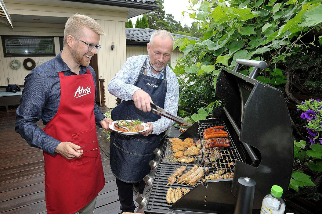 Teurastamokenttä on käynyt läpi valtaisan muutoksen eikä nykyinen rakenne ole syntynyt sattumalta, muistuttavat lihaosuuskuntien toimitusjohtajat Risto Lahti Itikalta ja Lihakunnasta ja Veikko Kemppi LSO:lta.