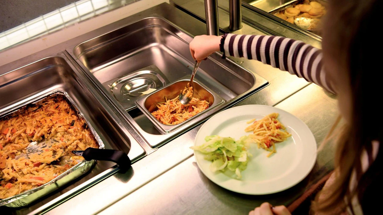 Viime syksyn aikana Helsingin noin 30 000 päiväkotilapsesta noin 150:lle oli tilattu vegaaniruokaa. Sitä oli tarjolla muun muassa päiväkoti Vaahteramäessä. LEHTIKUVA / Antti Aimo-Koivisto