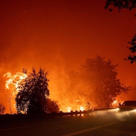Viranomaiset kertoivat keskiviikkona paikallista aikaa, ettei paloja oltu vielä saatu hallintaan. LEHTIKUVA/AFP
