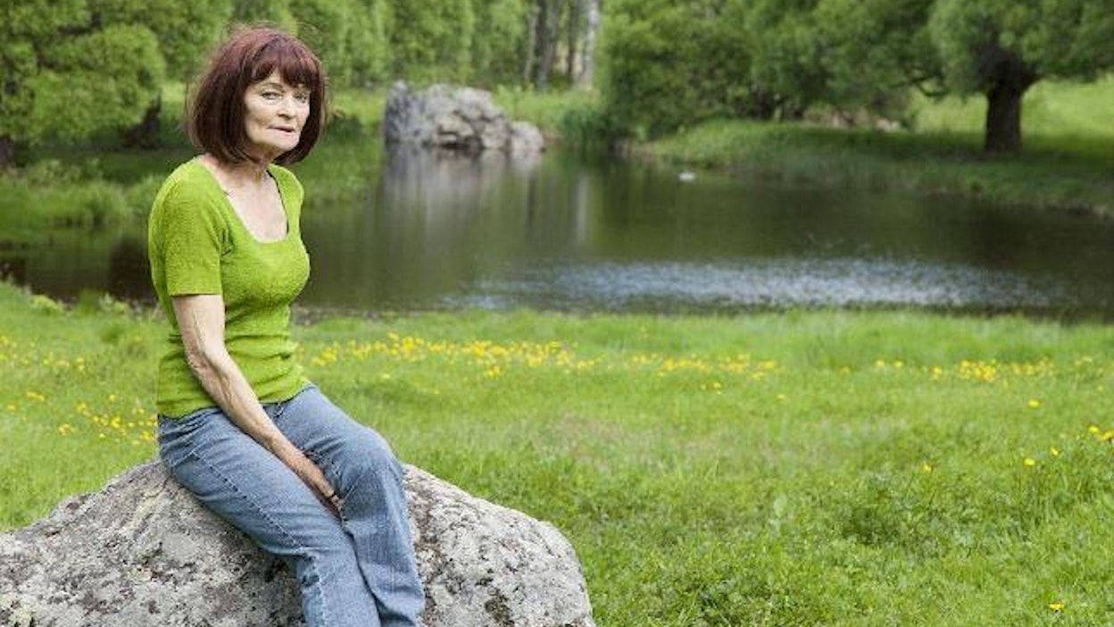 Anja Laaksonen hoitaa yhä puistoaan Mikkelin Anttolassa.