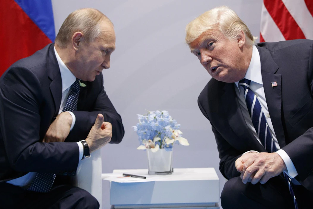 Venäjän presidentti Vladimir Putin ja Yhdysvaltain presidentti keskustelivat viime kesänä G20-kokouksessa Hampurissa. Kohtaaminen Helsingissä on suurvaltajohtajien ensimmäinen kahdenkeskeinen tapaaminen.
