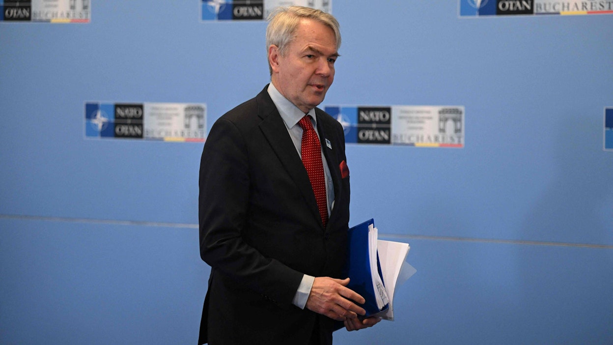 Ulkoministeri Pekka Haavisto (vihr.) ja Ruotsin ulkoministeri tapasivat Naton ulkoministerikokouksessa Romaniassa tänään Unkarin ulkoministerin.