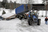 Lämmön tuottaminen yhteiskunnassa on kriittistä. Poltettava materiaali, kuten hake lämmön lähteenä tasaa yhteiskunnassa energiaverkoston kuormitusta. Sähköä tarvitaan tuki kuljettimien käyttöön ja sytytykseen. Poltettavaa materiaalia, turvetta ja haketta, voidaan varastoida ylivuotiseksi. 