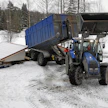 Lämmön tuottaminen yhteiskunnassa on kriittistä. Poltettava materiaali, kuten hake lämmön lähteenä tasaa yhteiskunnassa energiaverkoston kuormitusta. Sähköä tarvitaan tuki kuljettimien käyttöön ja sytytykseen. Poltettavaa materiaalia, turvetta ja haketta, voidaan varastoida ylivuotiseksi.
