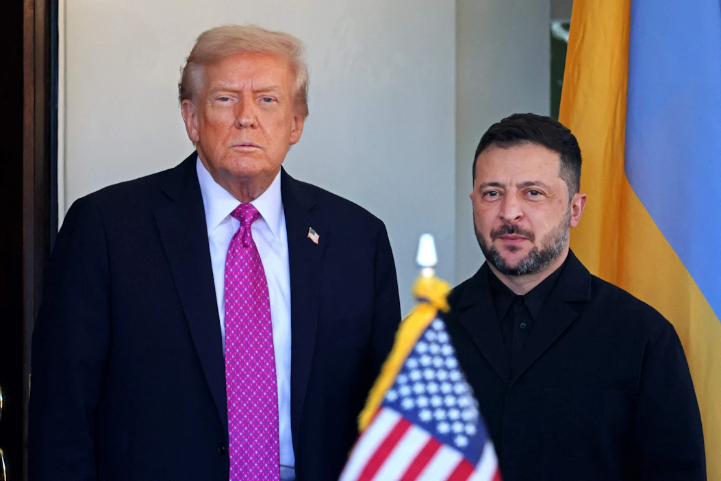 EU:n ulkoministereiden aiheena on muun muassa Ukrainan presidentin Volodymyr Zelenskyin ja Yhdysvaltain presidentin Donald Trumpin perjantain tapaamisen jälkipuinti. LEHTIKUVA/AFP.
