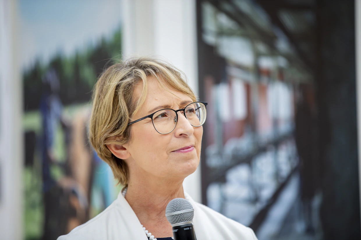 Maa- ja metsätalousministeri Sari Essayah toteaa, ettei itse halua sellaistakaan tilannetta, että kaikki suomalainen premium-liha viedään ulkomaille ja suomalaisille kuluttajille tuodaan eri kriteerein tuotettua ruokaa.