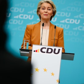 Ursula von der Leyen on Saksan kristillisdemokraattien (CDU) ja pian todennäköisesti myös EU-parlamentin keskustaoikeistoryhmä EPP:n ehdokas uuden komission puheenjohtajaksi. 
