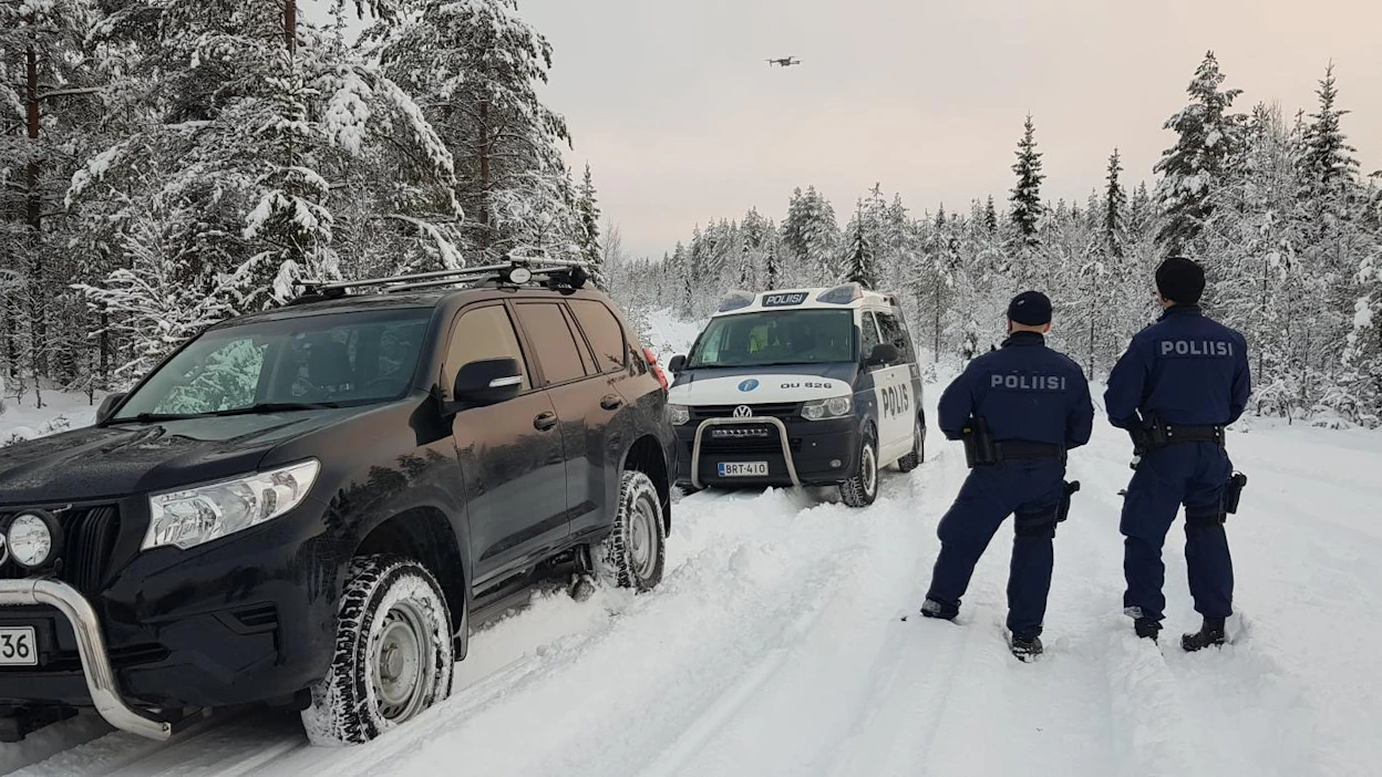 Oulun poliisilaitos suoritti tiistaina paikkatutkintaa Taivalkoskella, missä ammuttiin kiväärillä teeri metsäautotien tiealueelta.